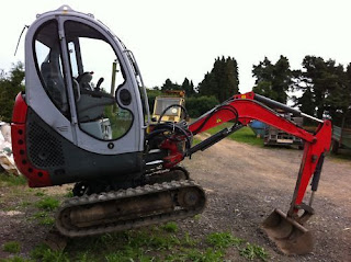 Neuson mini digger