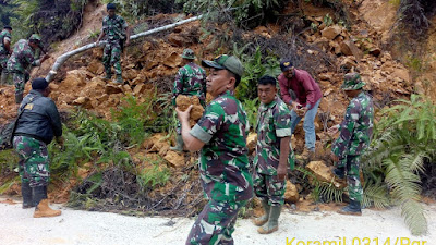 Sebanyak 9 Penambang Emas Terjebak Tanah Longsor Diselamatkan Tim Penanggulangan Bencana Kodim 0603/ Lebak