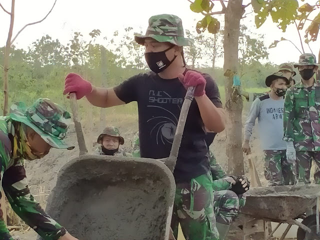 Kodim Sragen - TMMD 108 Kodim 0725/Sragen tetap terapkan Prosedur Kesehatan dalam bekerja