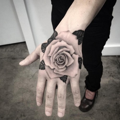 este_magnfico_mo_de_rose_tattoo