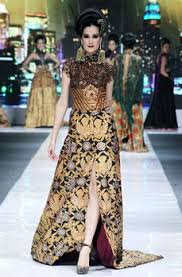Model Gaun Kebaya Pesta Rancangan Ivan Gunawan Terbaru