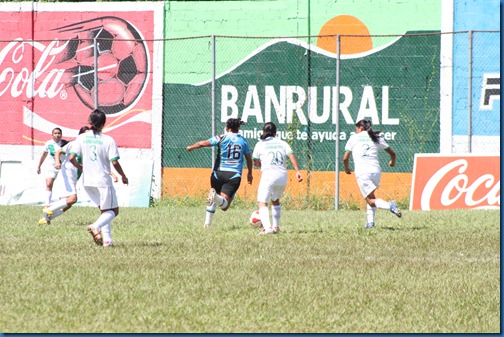 disparo de  aguilar 2do. gol reu.