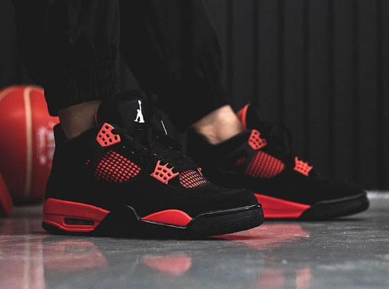 AIR JORDAN 4 RETRO "Red Thunder"