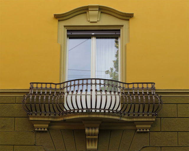 Wrought iron balcony, Via Belfiore, Bologna