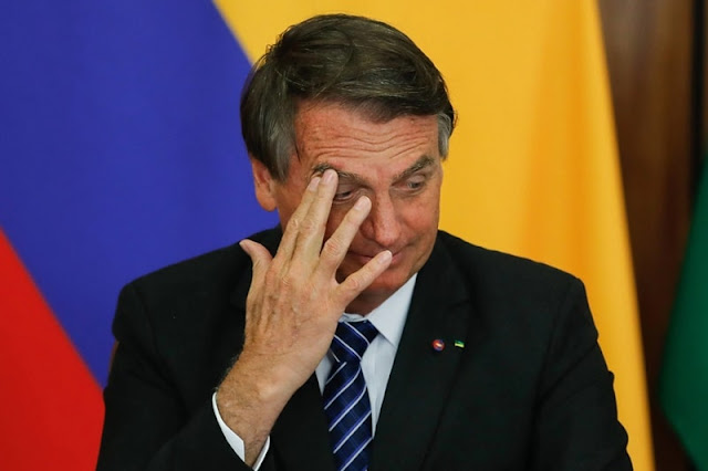 Bolsonaro distribuiu R$ 1,9 bilhão em auxílios irregulares às vésperas da eleição, suspeita CGU