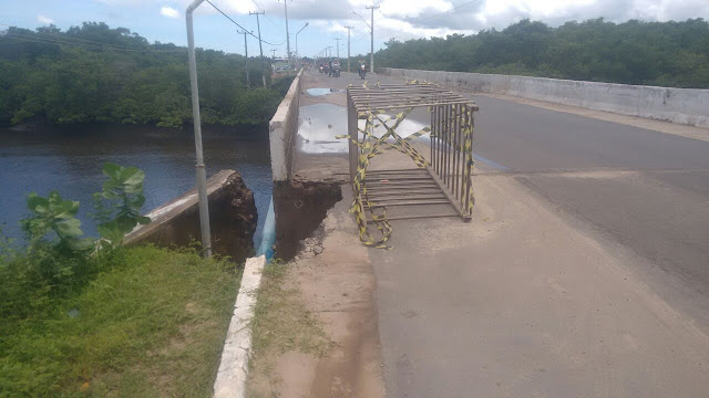 Única ponte que dar acesso ao centro de Tutóia ameaça desabar