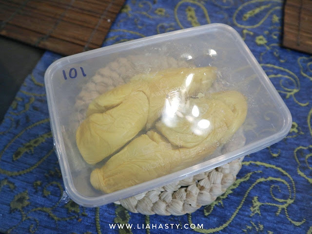 Jom beli & makan durian di Balik Pulau Duri Durian