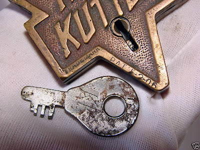 RestraintsBlog: KEEN KUTTER BRASS PADLOCK - ORIGINAL DATED 01-02-1906 ...