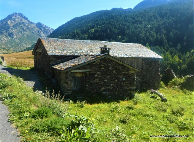 arquitectura típica en Andorra en los Pirineos