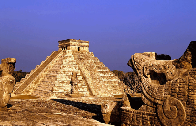 The main pyramid of the ancient city of Chichen-Itza: