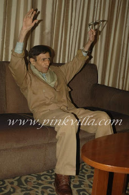 Dev Anand celebrates birthday with media