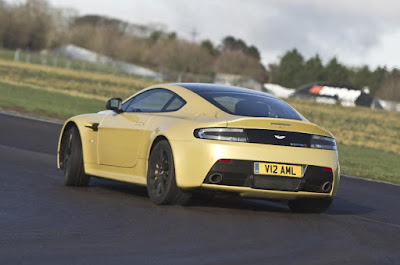 Sport Car Aston Martin V12 Vantage S Review