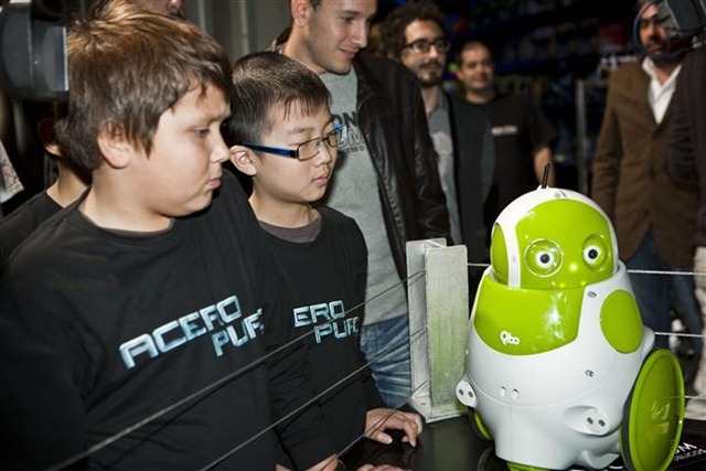 DISNEY ORGANIZA EL PRIMER TALLER DE ROBÓTICA Y CINE (20) (Small)
