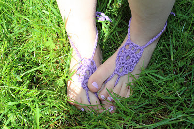 barefoot sandal toddler