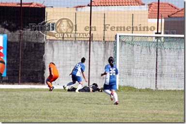 gol de maria amanda monterroso unifut al 19