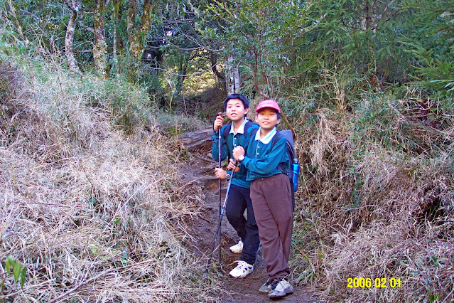 塔關山下山途中