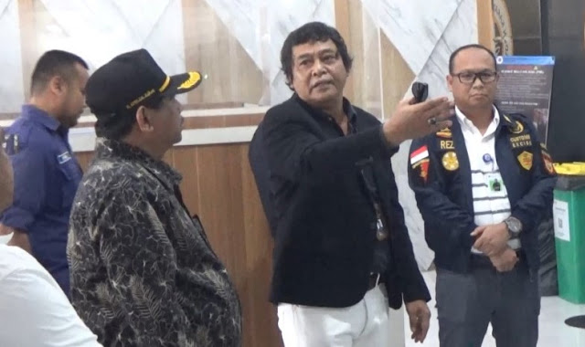 DPRD Karimun Minta Mesin X-Ray dan AC di Ruang Tunggu Pelabuhan Internasional Diperbaiki