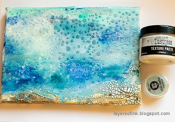 Layers of ink - Whale Mixed Media Canvas Tutorial by Anna-Karin Evaldsson. Apply perfect pearls and glitter paste.