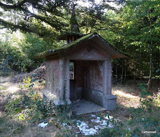 urbex-villa-manoir-Amélie-piano-extérieurs-pavillon-jpg