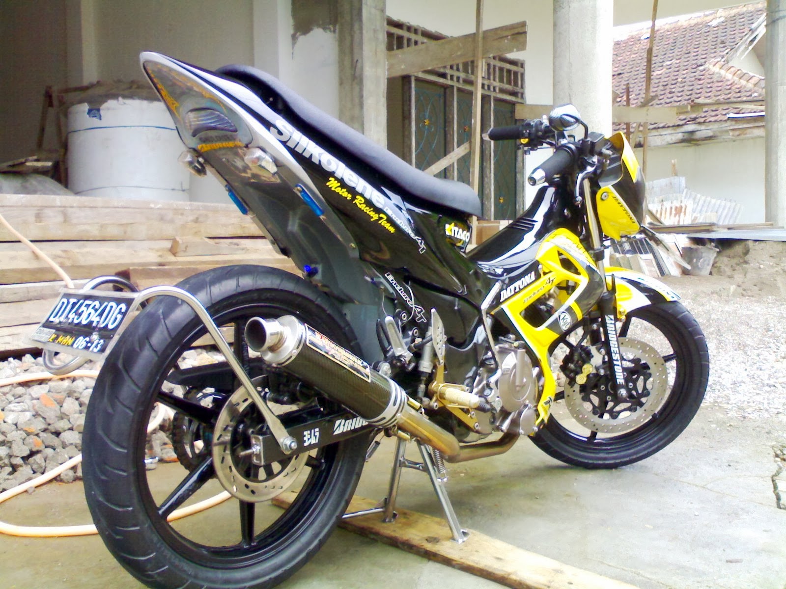 Koleksi Modifikasi Satria Fu Jadi Street Fighter Terbaru Cabang Koleksi Modifikasi Satria Fu Jadi Street Fighter Terbaru Cabang