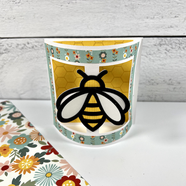 Bee Card with pop-up wings