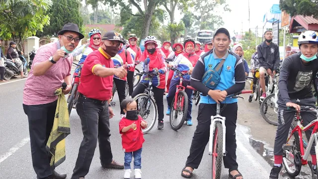 Gowes Berhadiah Semarakkan Pelepasan Mahasiswa KKN di Padang Data Tanah Mati.