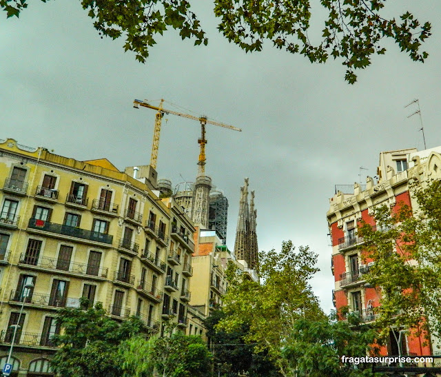 Torres da Basílica da Sagrada Família, no Eixample, Barcelona