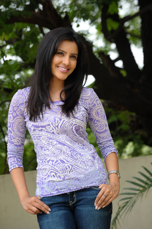 Actress Priya Anand Stills Gallery gallery pictures