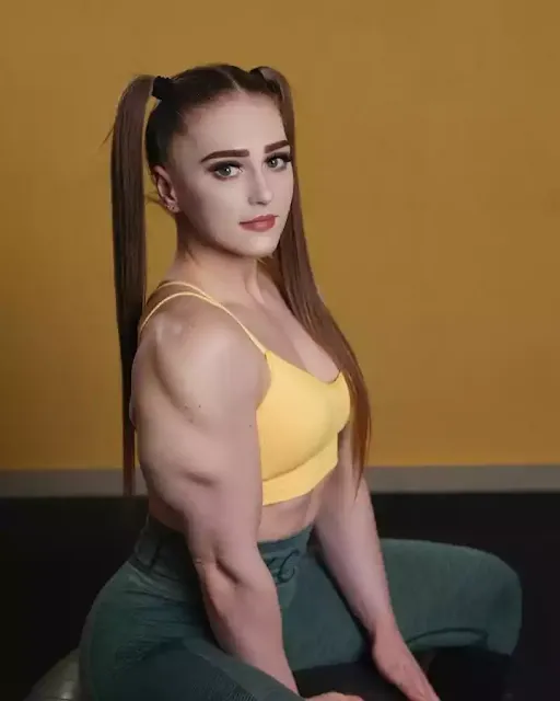 Julia Vins career