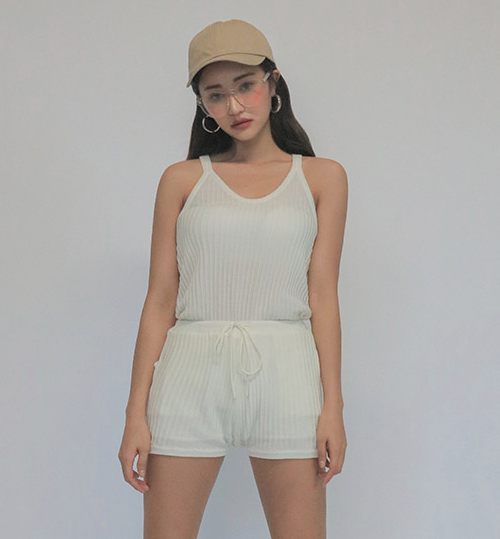 Ribbed Scoop Neck Camisole