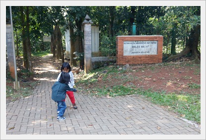 Masuk Hutan UI