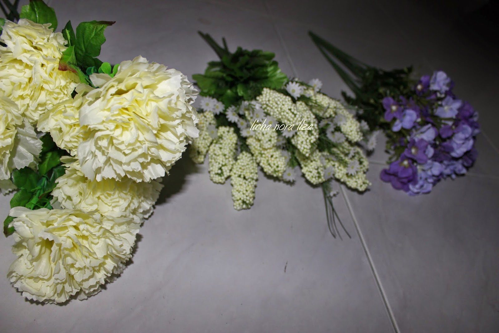 DIY | Bunga Hiasan Pelamin {Tema : Ungu + Putih} - Nora.Liza