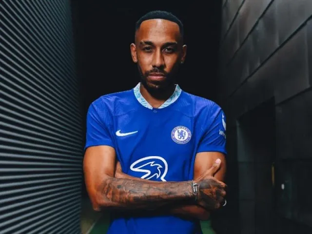 Chelsea sign Pierre-Emerick Aubameyang on two-year deal