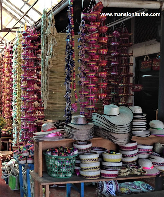 Mercado de Artesanías en Tzintzuntzan, Michoacán