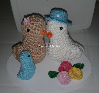 topo bolo pombinhos,topo bolo amigurumi,topo bolo casal passarinhos,