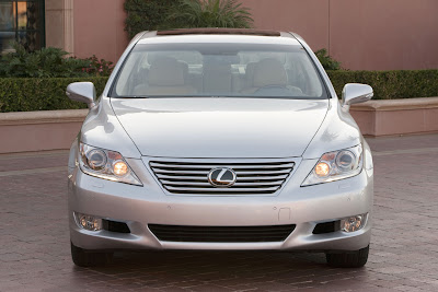 2010 Lexus LS 460 Front View