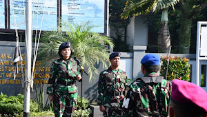 Komandan Lanal Bandung Pimpin Upacara Bendera 17'an