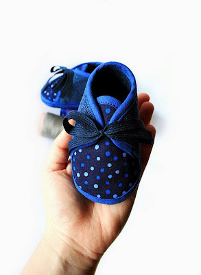 https://www.etsy.com/listing/123215903/navy-blue-dotted-jeans-baby-booties?ref=favs_view_8