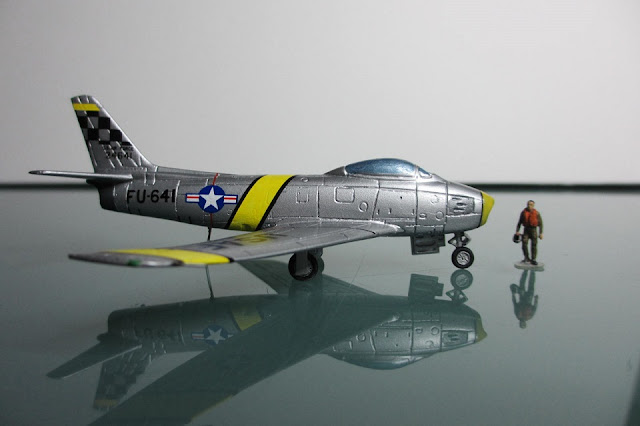 1/144 North American F-86 Sabre USAF diecast metal aircraft miniature