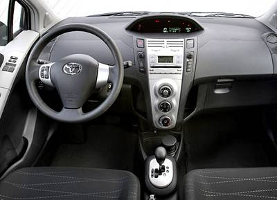 2007 Toyota Yaris Right Side