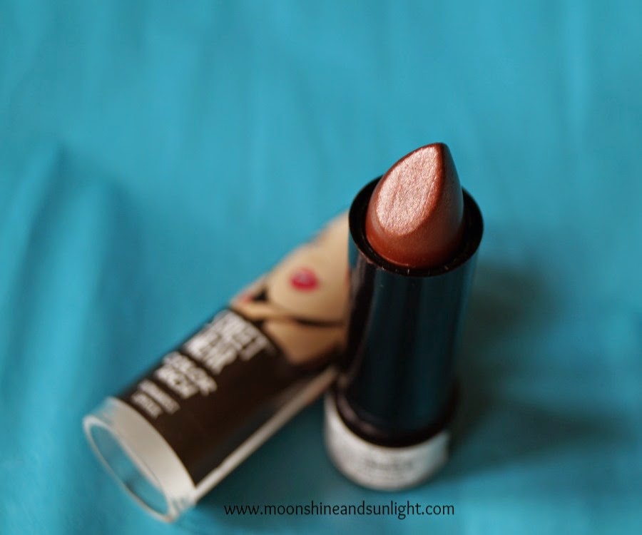 Street Wear Color Rich Ultramoist Lipstick in Chic Cappucino (14)  Review and Swatches 