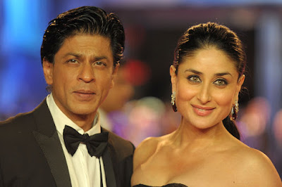 Shahrukh and kareena in an award show