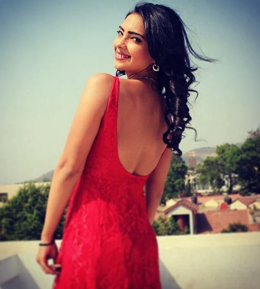 Pooja Banerjee Wiki Biography, Pics, Age, Video, Wallpaper, Personal Profile,Tv Serial, Indian Hottie