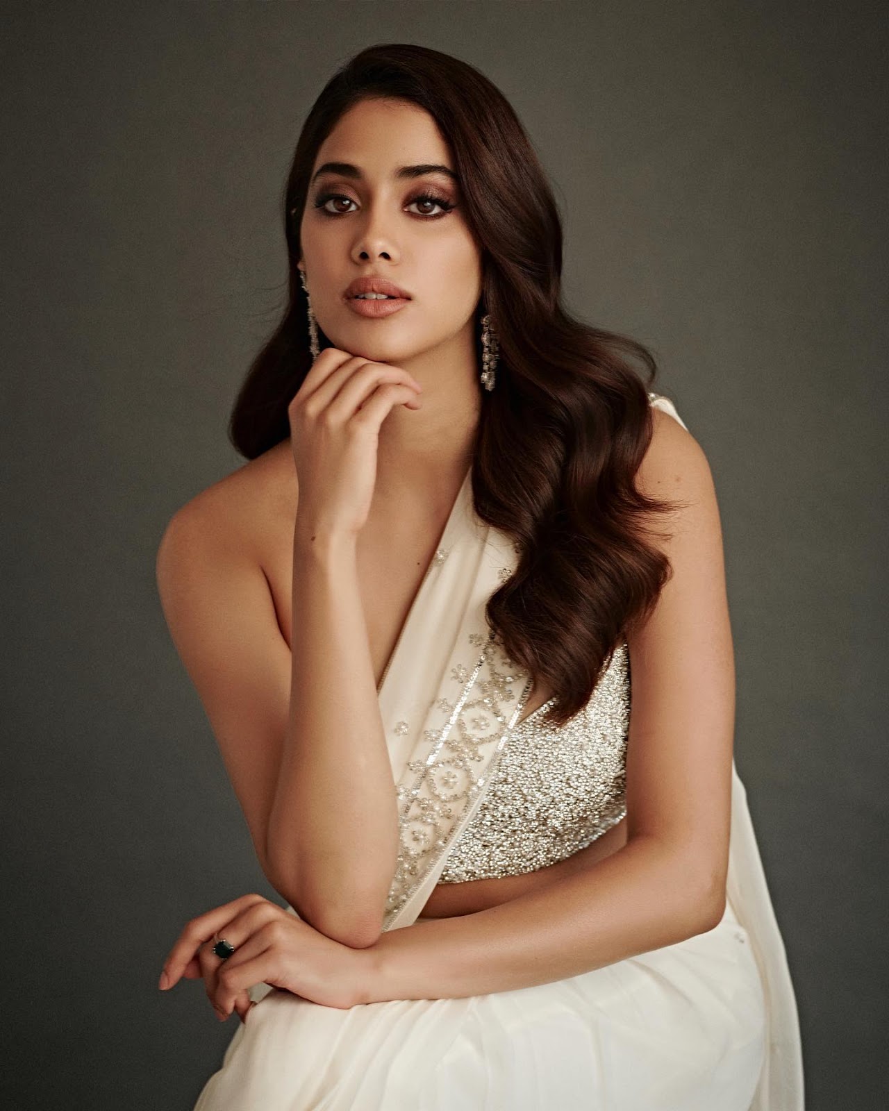 Janhvi Kapoor white saree tiny blouse curvy actress