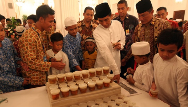 Jokowi Minum Pun jadi Masalah Media Berlabel 'Islam' Ini 