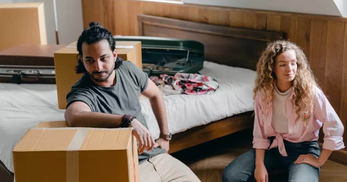 Signs of Dishonesty in a Relationship