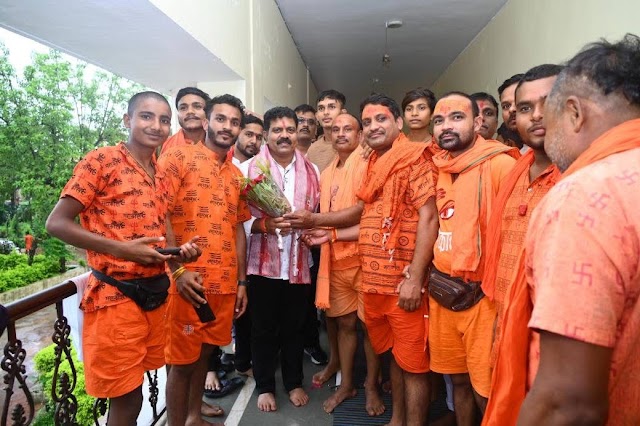अमरकंटक में उपमुख्यमंत्री विजय शर्मा ने कांवड़ियों को परोसा भोजन, अब तक 18 हजार श्रद्धालु लाभान्वित