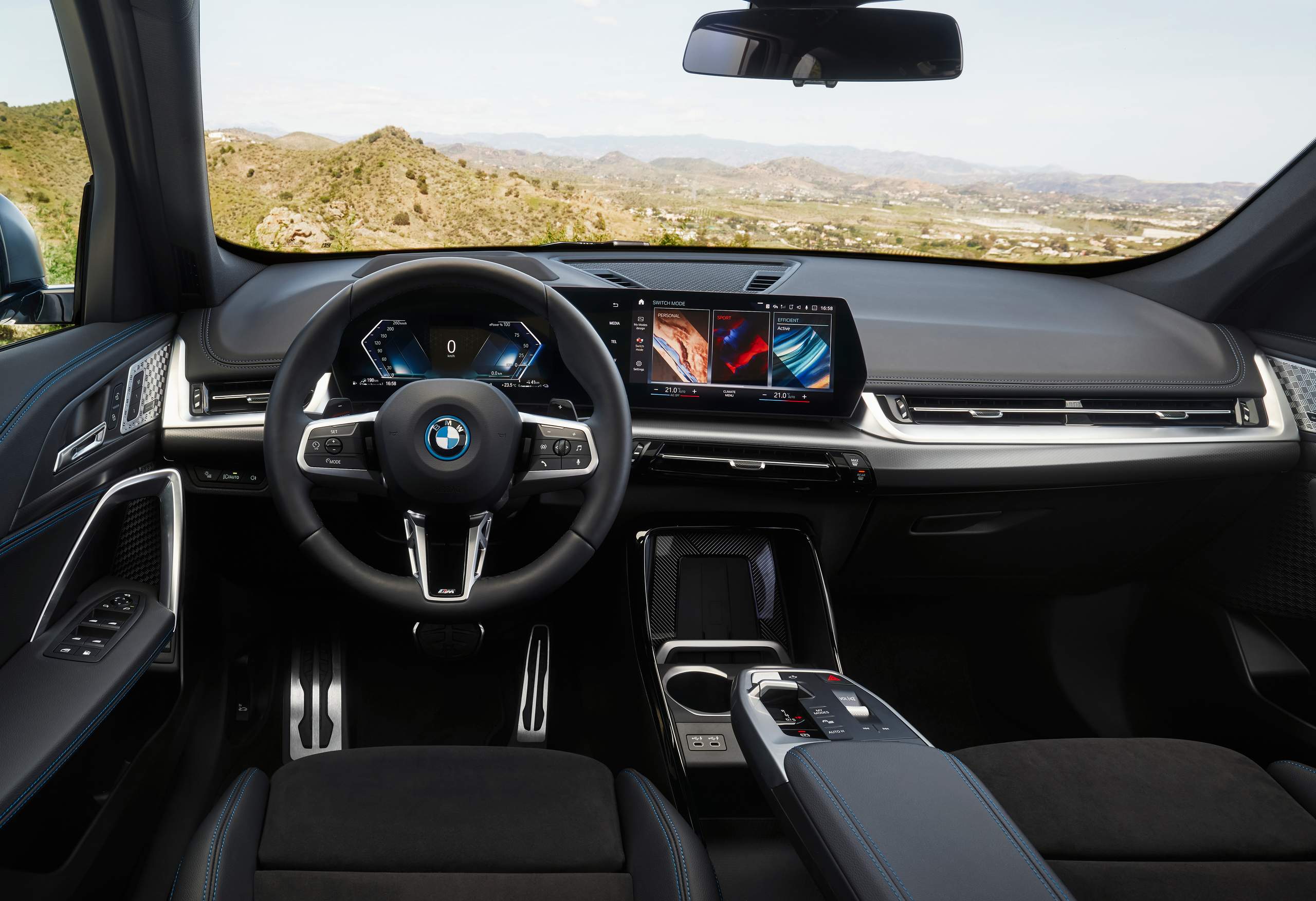 BMW X1 2023 PHEV tem autonomia elétrica de até 89 km