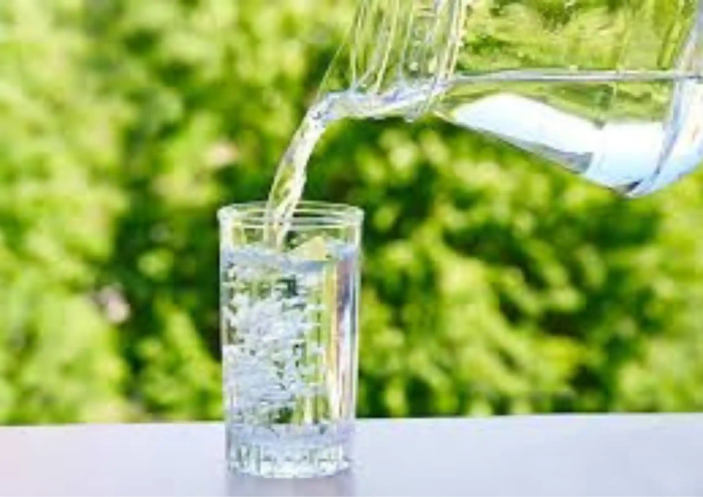 Manfaat Minum Air Putih Pagi dan Malam hari Bagi Kesehatan