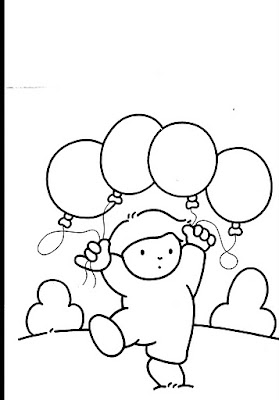 Niño jugando con globos